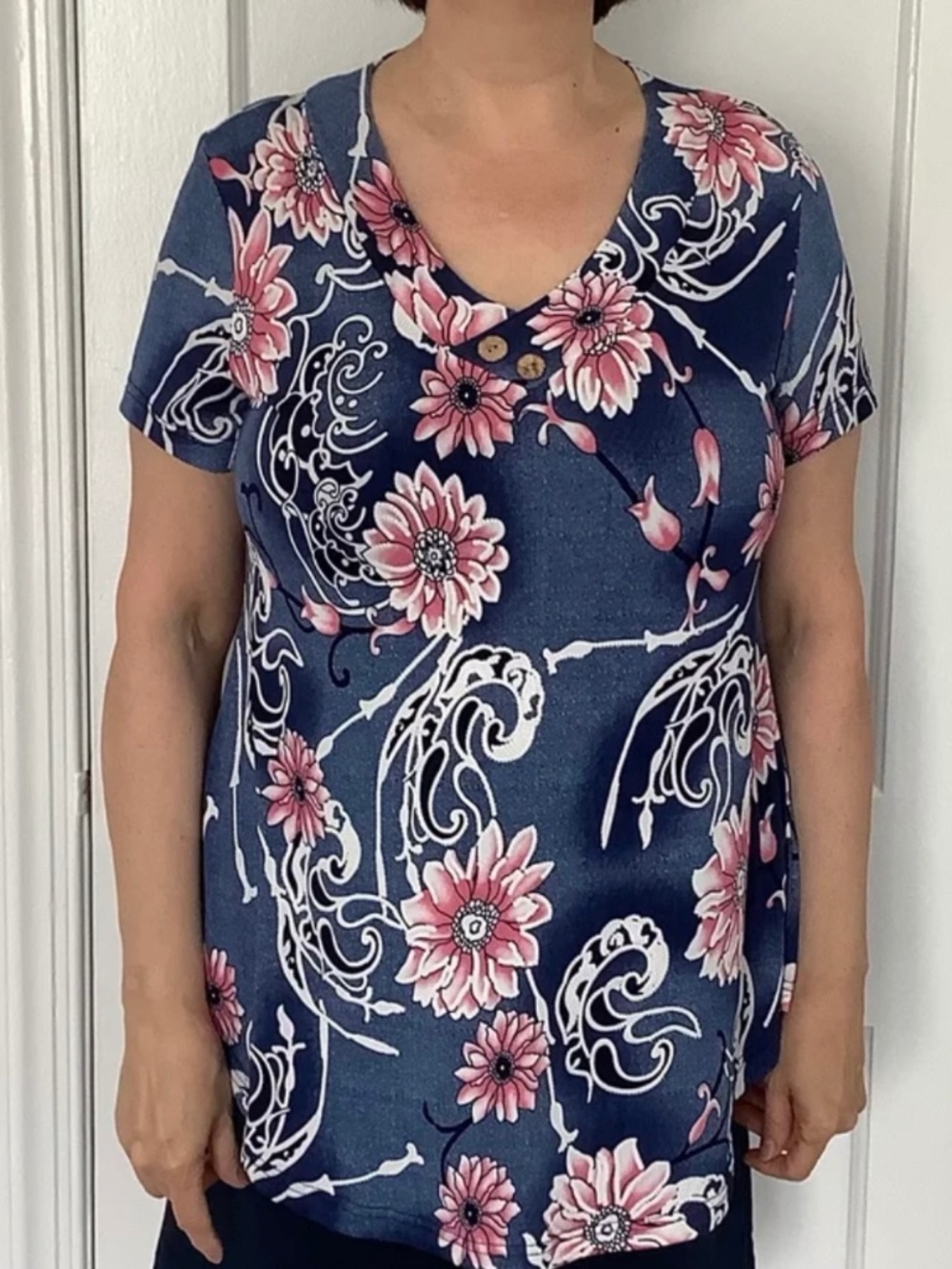 MOQIVGI Blue and Pink Floral Short-Sleeved Blouse, Size XL